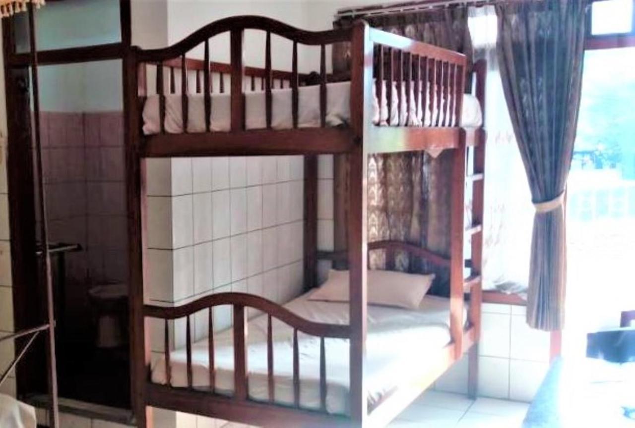 Wisma & Kantin Amanda Mojokerto Kültér fotó